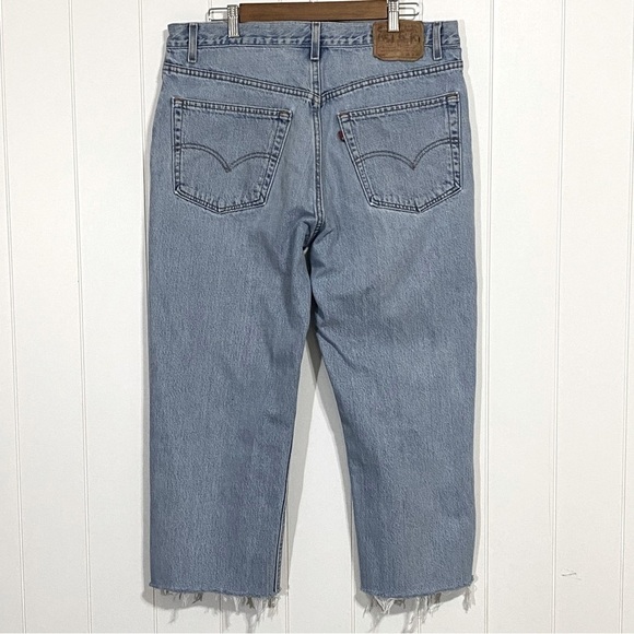 VINTAGE Levi’s 550 Relaxed Fit *CROPPED* size 38w 30l - Picture 2 of 10